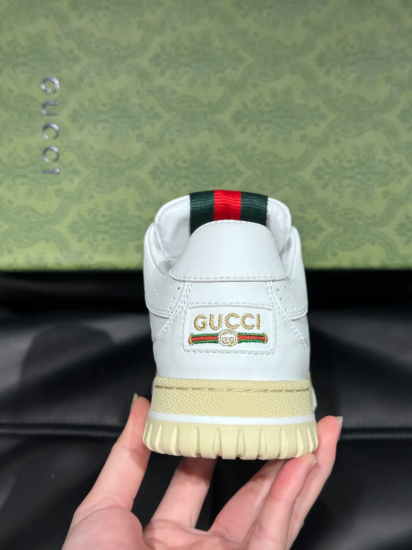 Men's shoes 💰p500 "GUCC*" Re series 👫 Couple style webbed leather sneakers, as the first sneakers created by Sabato De Sarno for Gucci, the Re-Web series reinterprets the brand's classic stripes, and sets off the modern silhouette design with bold and unique details. This shoe is crafted from iconic classic GG canvas and white leather. This new sneaker is ingeniously decorated with many of the brand's classic details, and is equipped with a bright red and green webbing tongue, which will make people fall in love at first sight. Women’s size 35-39. Men’s size 38-44